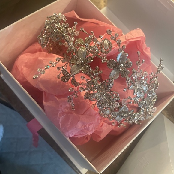 Custom made wedding headpiece - Picture 1 of 7